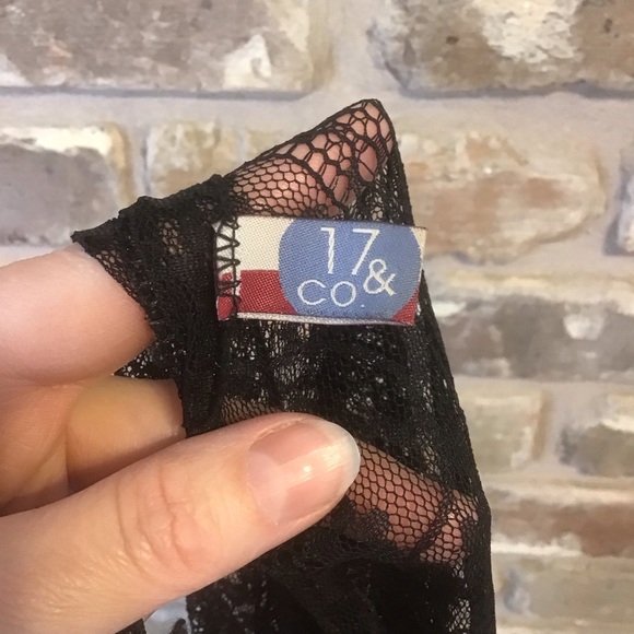 17 & CO ACCESSORIES Women’s Black Floral Lace Infinity Scarf Onesize - Picture 6 of 6